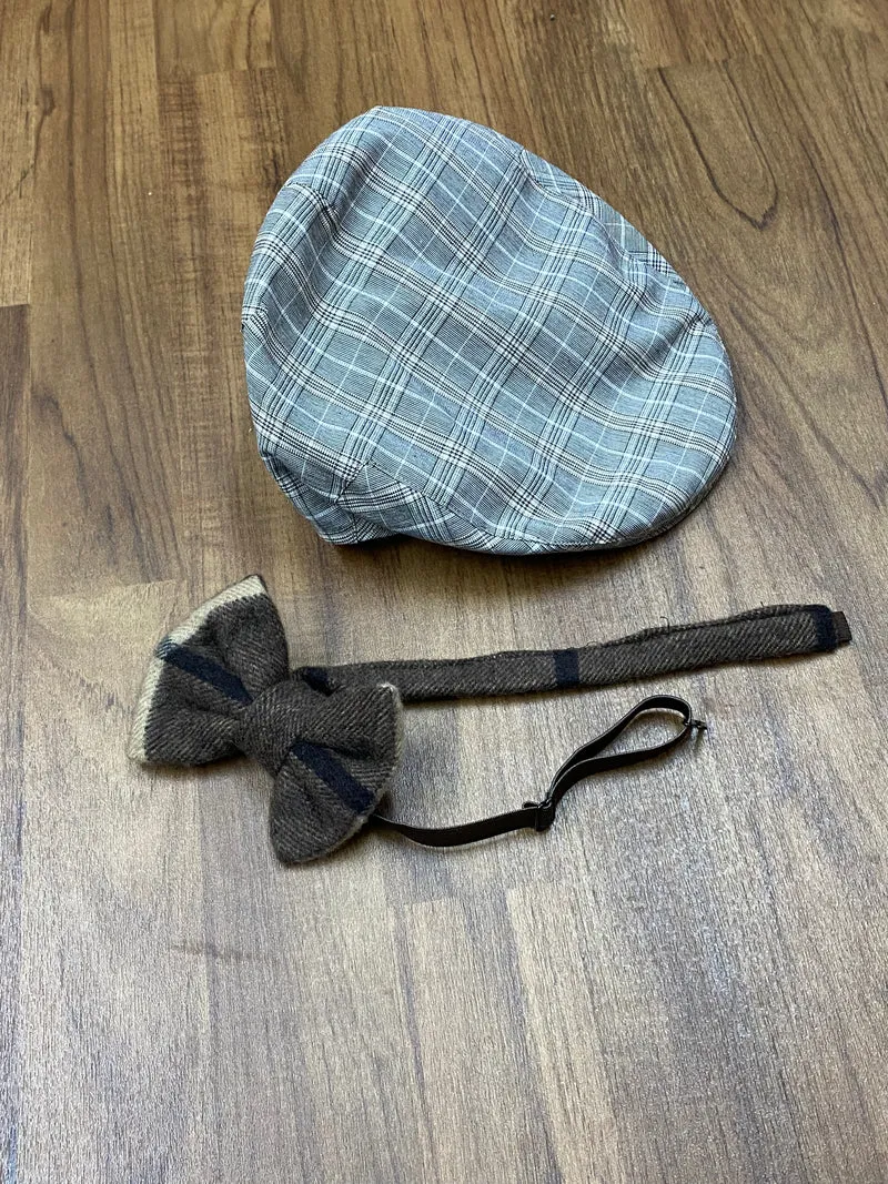 20er Jahre Herren Outfit hell Gr. ca. 58 – Knickerbocker Anzug mit Weste, Fliege & Schiebermütze