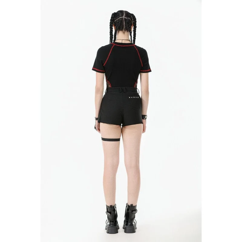 Punk-Shorts mit asymmetrischen Nieten und Beinriemen für Damen