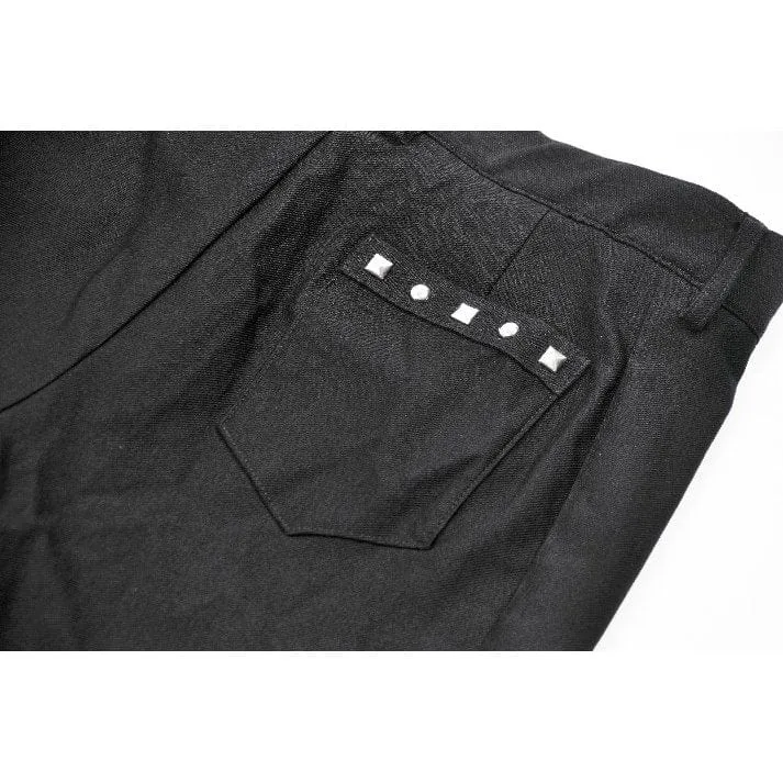 Punk-Shorts mit asymmetrischen Nieten und Beinriemen für Damen