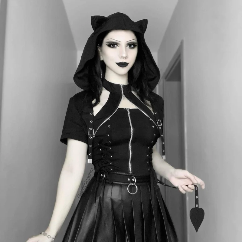 Kurzer Umhang mit Punk-Katzenohren und Kapuze für Damen