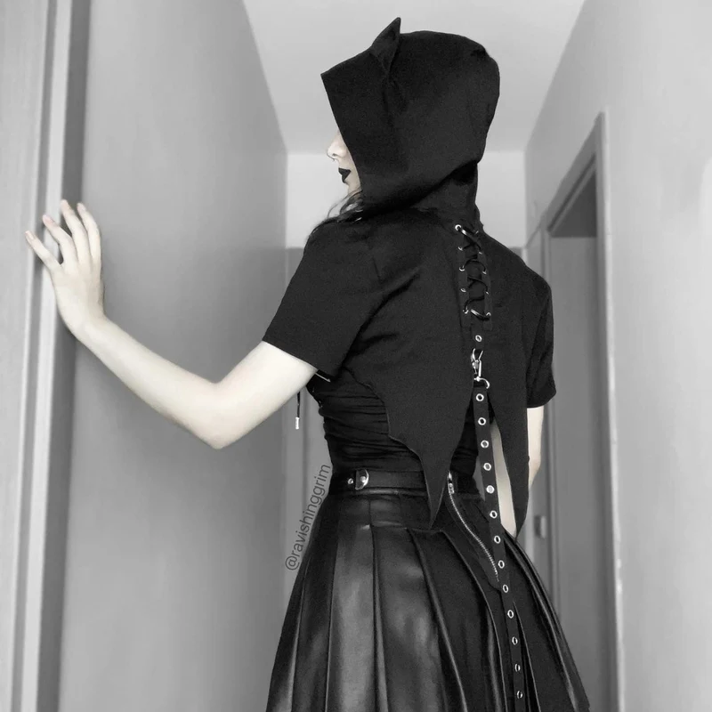 Kurzer Umhang mit Punk-Katzenohren und Kapuze für Damen